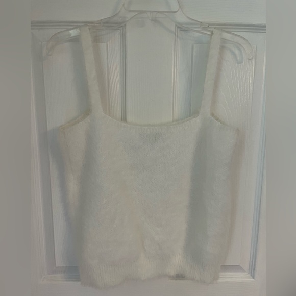 Willow &Wind camisole Top - Picture 2 of 5